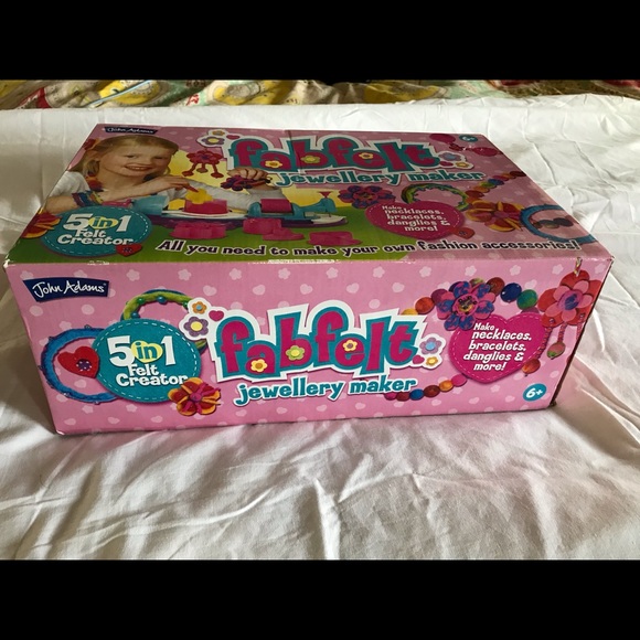 John Adams 5 in one Fab Felt Jewelry Kit - Picture 4 of 4